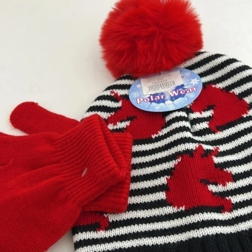 CRUSH APPAREL INC, HAT AND GLOVE SET